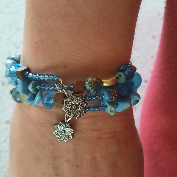 Wrap around bracelet turquoise coloured beads - Picture 4 of 4